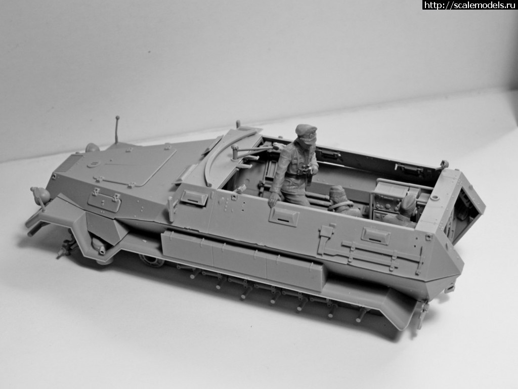 1566973887_4.jpg :  ICM 1/35 Sd.Kfz.251/6 Ausf.A    