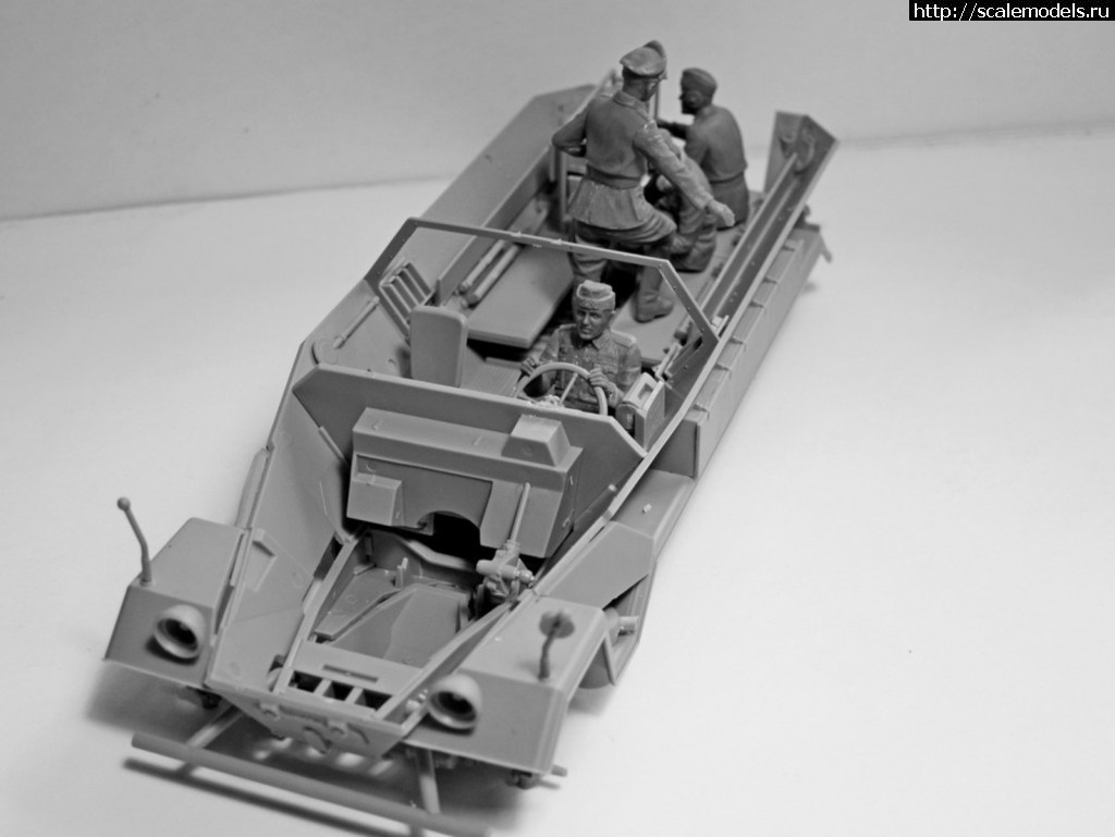 1566973889_7.jpg :  ICM 1/35 Sd.Kfz.251/6 Ausf.A    