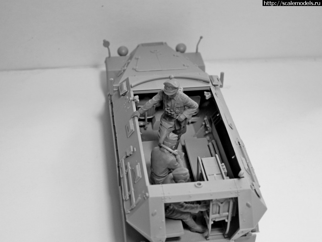 1566973890_9.jpg :  ICM 1/35 Sd.Kfz.251/6 Ausf.A    