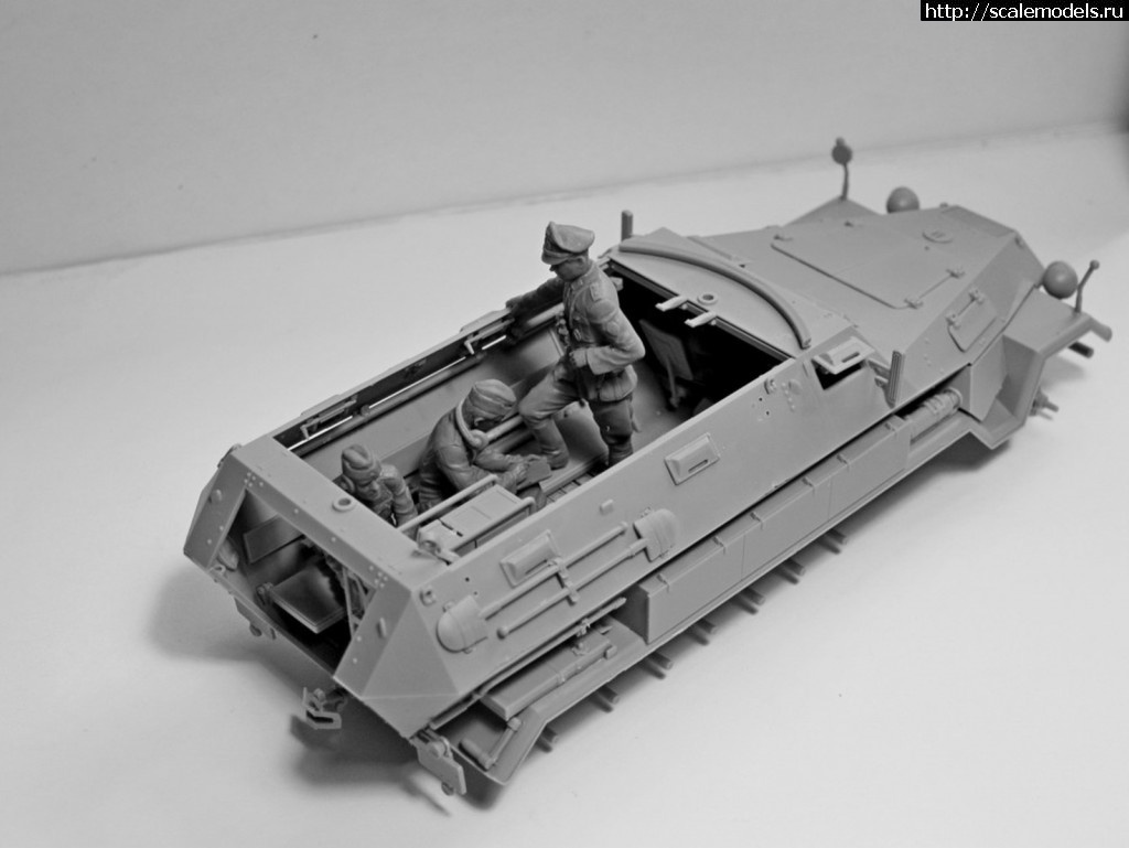 1566973891_10.jpg :  ICM 1/35 Sd.Kfz.251/6 Ausf.A    