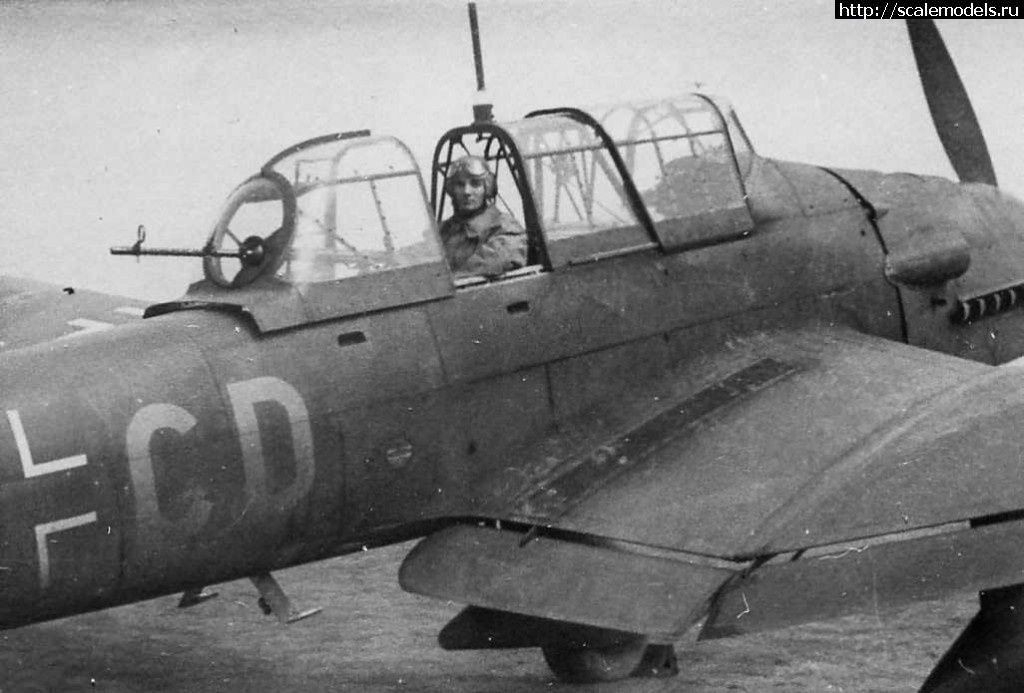 1568994137_Junkers_Ju87_B_code_6G-CD_of_StG_51_rear_gunner_in_his_position.jpg : #1573529/  Ju-87  