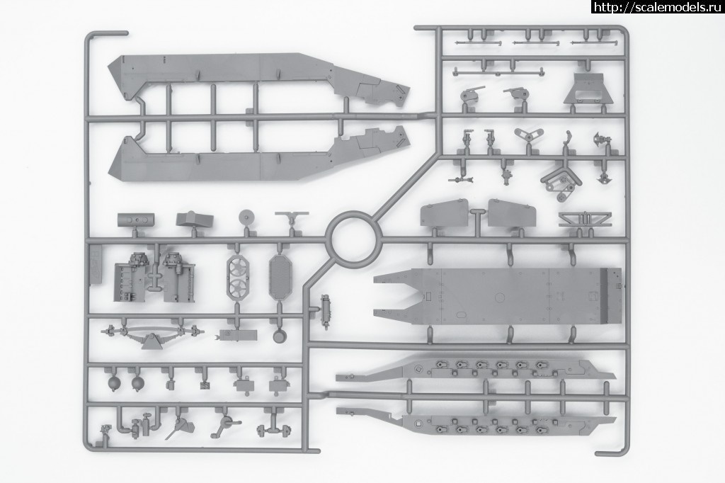 1569401304_35102-1.jpg :  ICM 1/35 Sd.Kfz.251/6 Ausf.A    