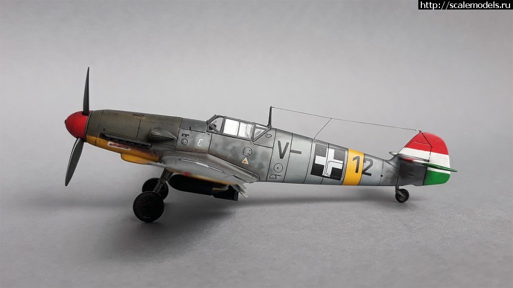 1572092658_bfb2.jpg : #1580918/ Messerschmitt Bf 109 F, AZ model, 1/72 .  