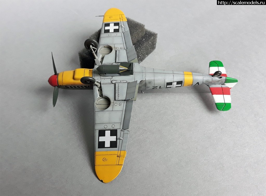 1572092659_bfb3.jpg : #1580918/ Messerschmitt Bf 109 F, AZ model, 1/72 .  