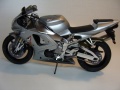 Tamiya 1/12 Yamaha YZF-R1    Legend