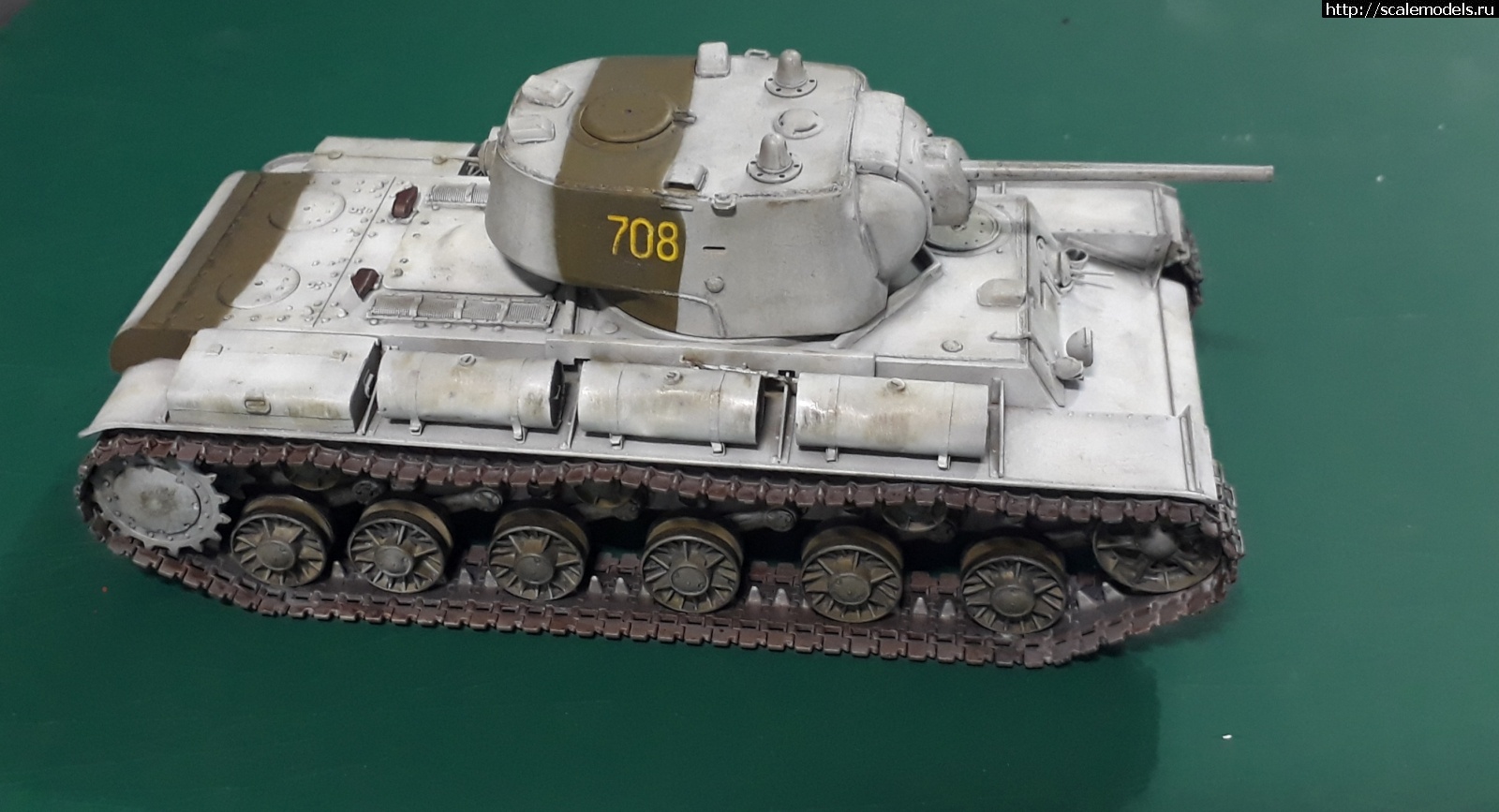 1578408382_20200107_172852.jpg : #1593393/ KV-1 model 1942 Heavy Cast Turret Tank HOBBYBOSS   