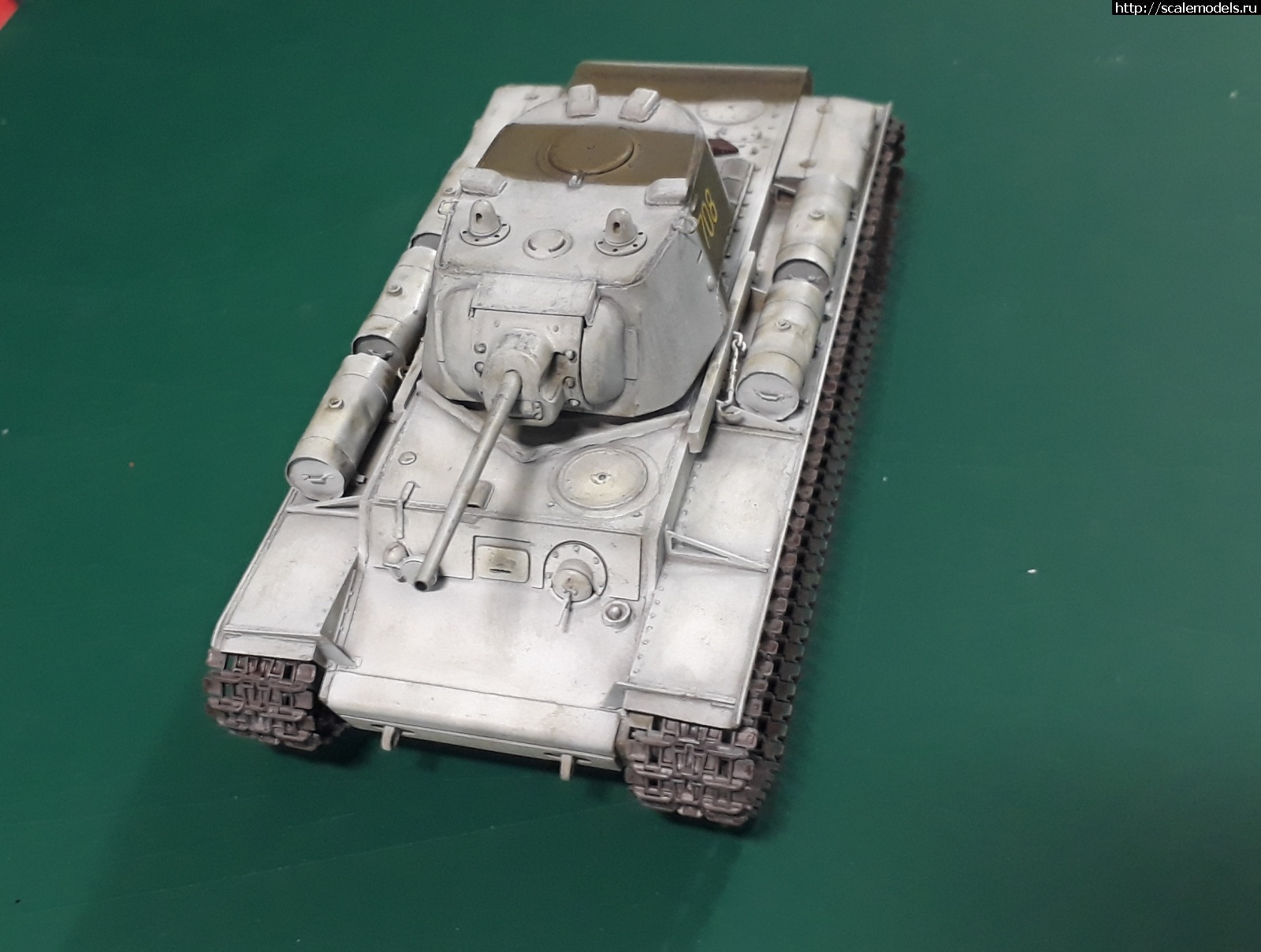 1578408456_20200107_172650.jpg : #1593393/ KV-1 model 1942 Heavy Cast Turret Tank HOBBYBOSS   