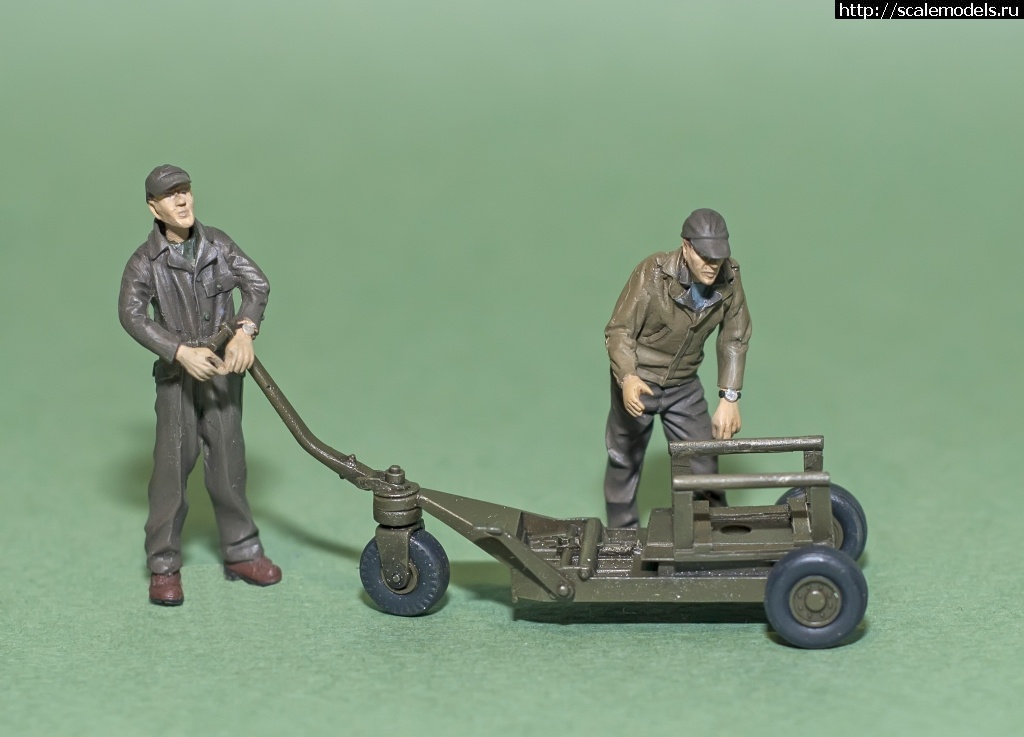 1579797389__DSC7305.JPG :  Scale Bureau 1/48 M-1 US Bomb Lift track & Crew (II WW)  