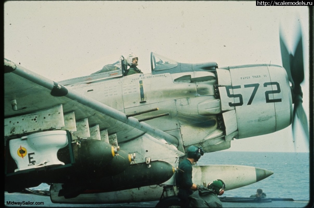 1581273152_va25specbomb-0001b.jpg : #1600564/ 1/32 A-1H AD-6 Skyraider TRUMPETER -   