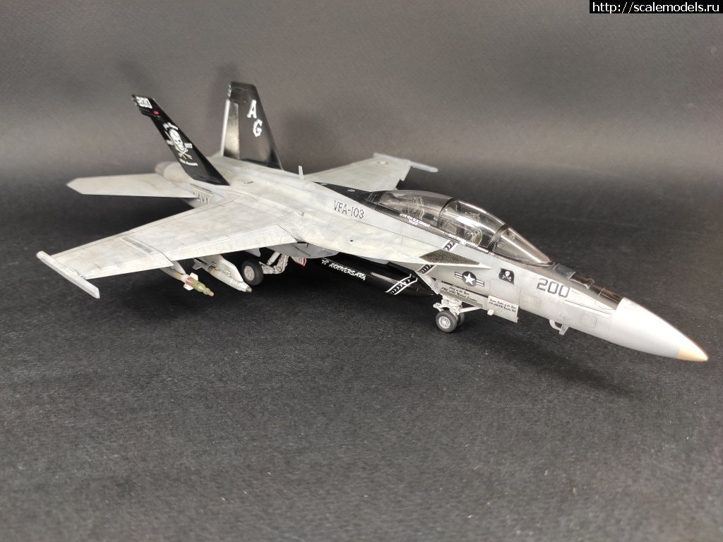 1582025398_0001.jpg : #1602233/ F/A-18F Super Hornet 1/72 Academy 'Jolly Rogers'  