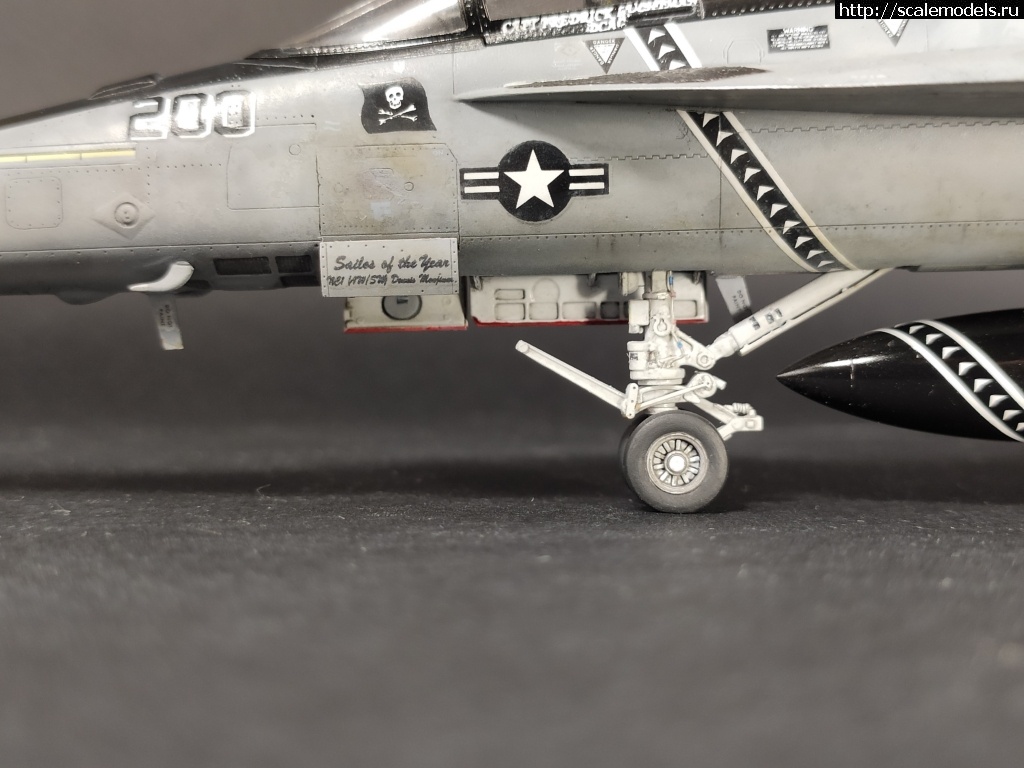 1582025517_sh1_01.jpg : #1602233/ F/A-18F Super Hornet 1/72 Academy 'Jolly Rogers'  