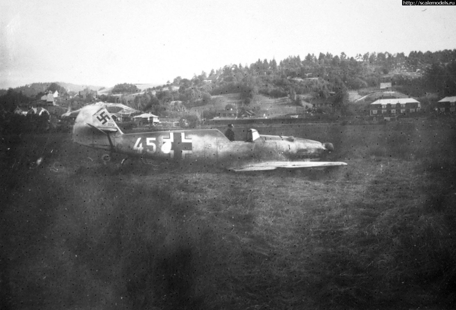 1583954646_1-Bf-109D-1-Jagdfliegerschule-WNr-2674-emergency-landed-Ulefoss-Norway-1940-02.jpg : #1606247/  Bf 109(A,B,C,D) -   .  