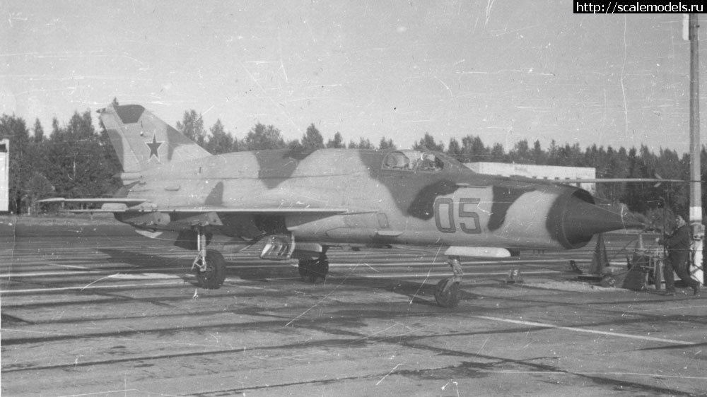 1586190033_v-11.jpg : #1611327/ MiG-21MF Air Brakes Question  