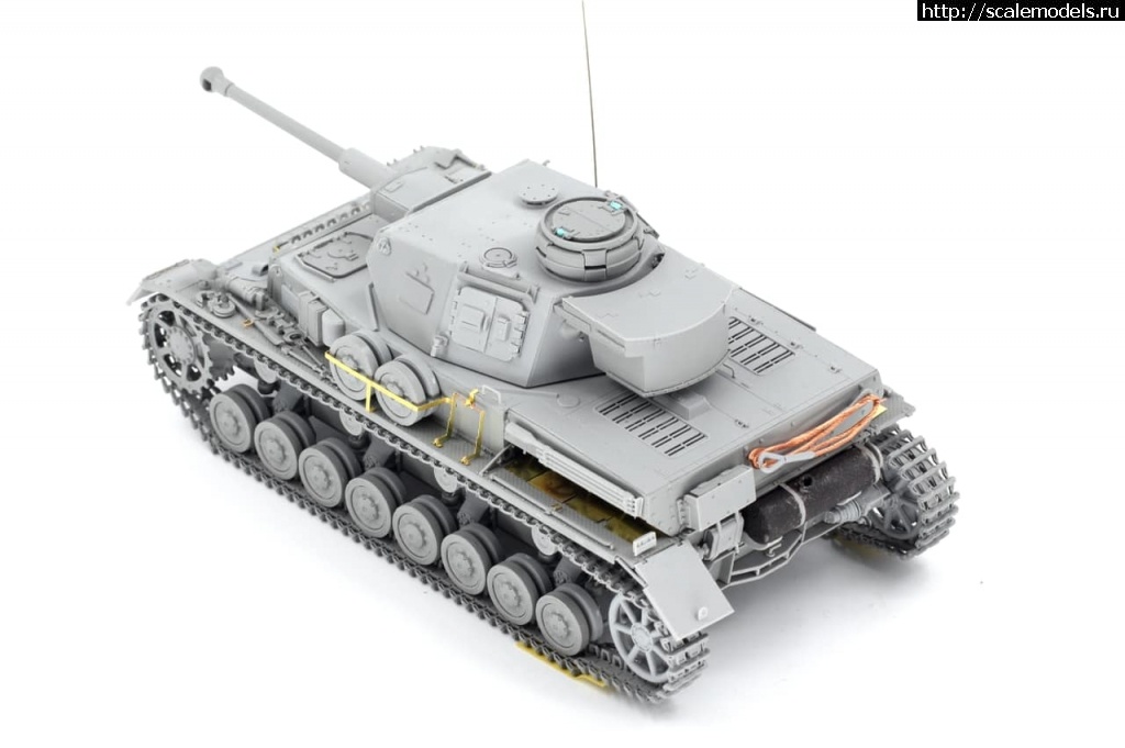 1587020962_92828108_556662191630107_2443645127940374528_o.jpg :  Border model 1/35 Panzer IV F2 & G   