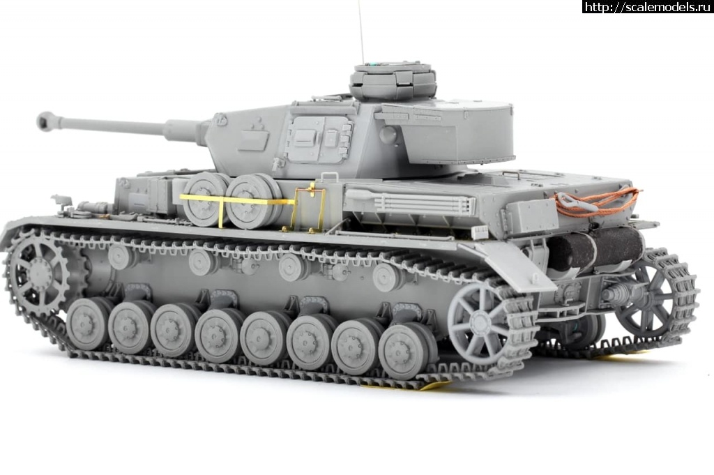 1587020965_93290843_556662234963436_8628036144530980864_o.jpg :  Border model 1/35 Panzer IV F2 & G   