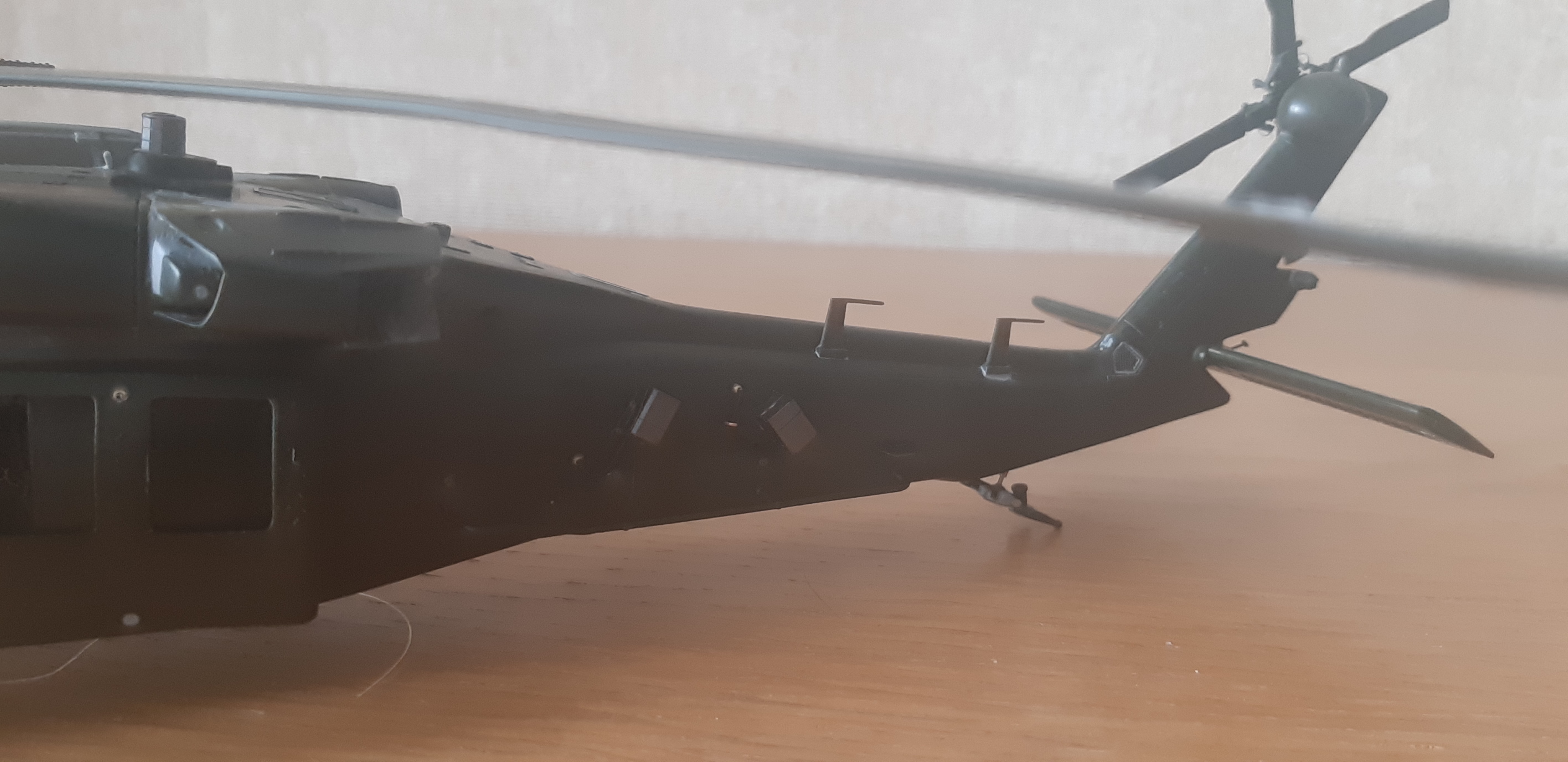 1588988592_20200504_131801.jpg : #1617716/ Italeri Black Hawk MH-60L DAP 1:48  