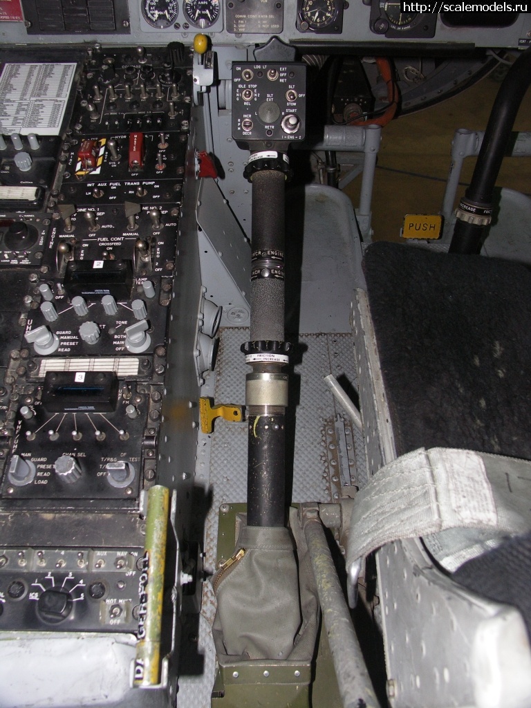 1601113535_HH-1N-158551-cockpit-5.JPG : #1643413/  UH-1N Kitty Hawk 1/48  