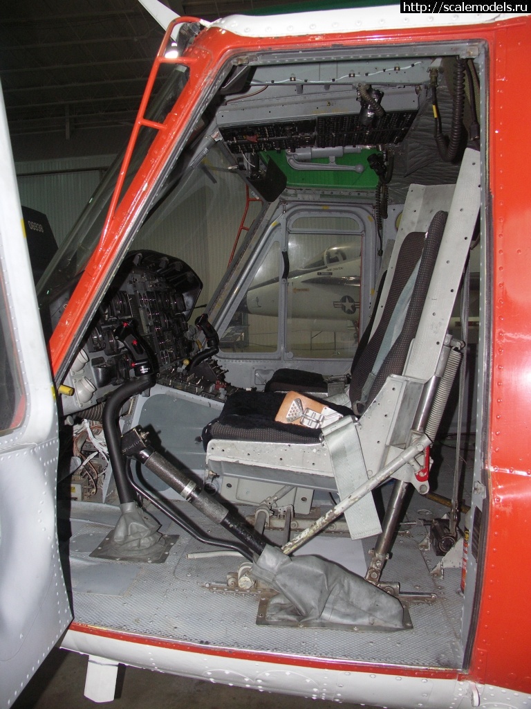 1601113715_HH-1N-158551-cockpit-11.JPG : #1643413/  UH-1N Kitty Hawk 1/48  