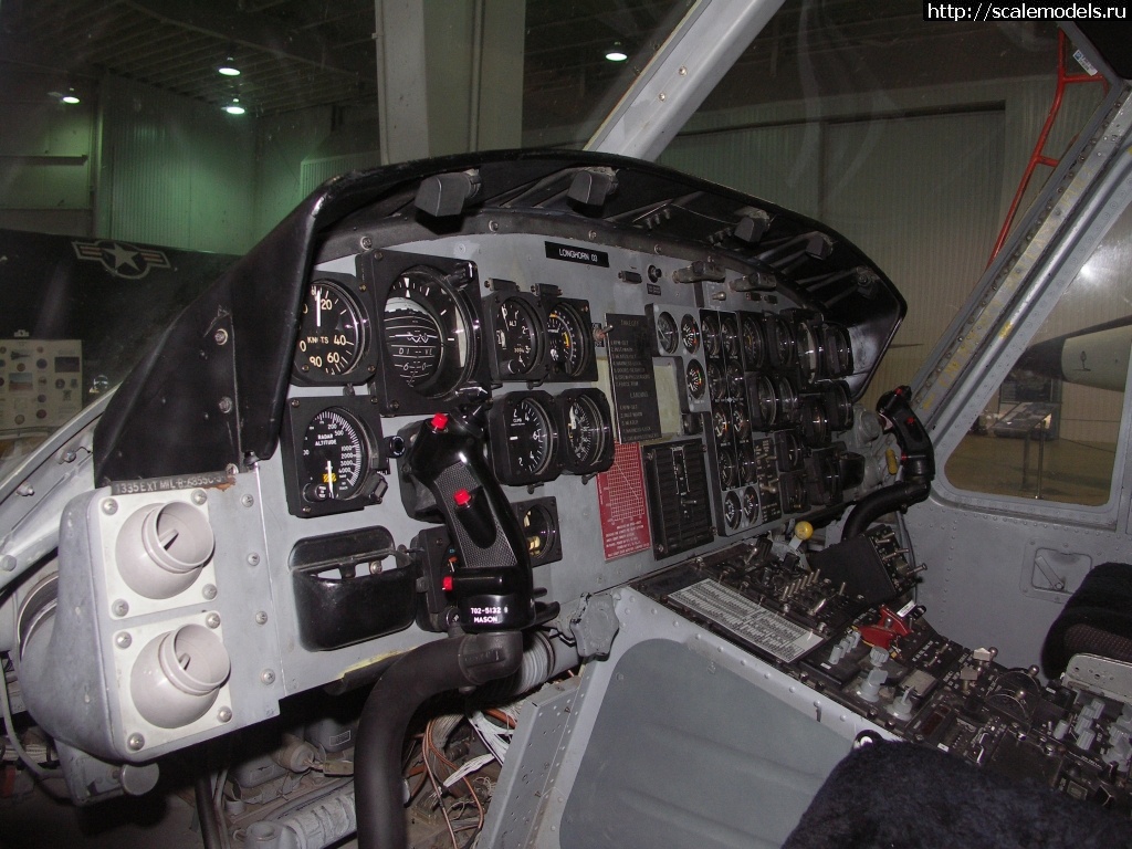 1601113822_HH-1N-158551-cockpit-14.JPG : #1643413/  UH-1N Kitty Hawk 1/48  