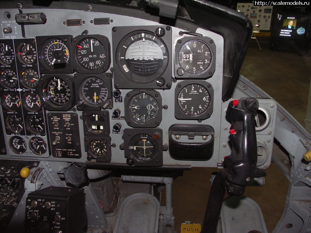 1601114072_HH-1N-158551-cockpit-22.JPG : #1643413/  UH-1N Kitty Hawk 1/48  