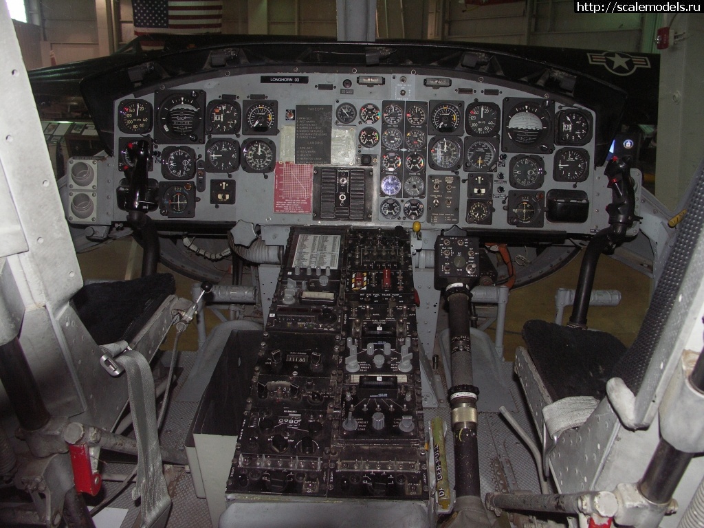 1601114229_HH-1N-158551-cockpit-26.JPG : #1643413/  UH-1N Kitty Hawk 1/48  