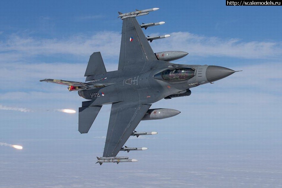 1603185761_DlKDBSNU8AA93u3.jpg : Re: Italeri 1/48 F-16A Fighting Falcon/ Italeri 1/48 F-16A Fighting Falcon(#14562) -   