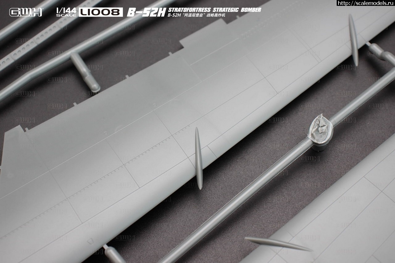 1603972475_123138480_3529847723776733_2891645726837347303_o.jpg :  Great Wall Hobby 1/144 Boeing B-52H Stratofortress -   