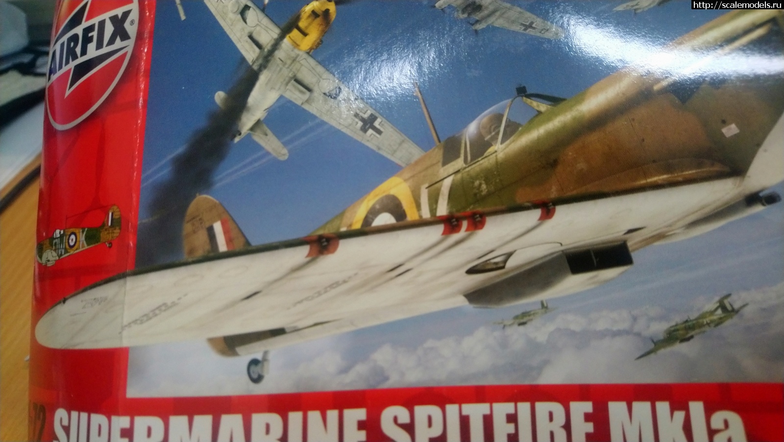 1610096465_1610096388242393514835863980559.jpg : Spitfire Mk.Ia Airfix  1/72   