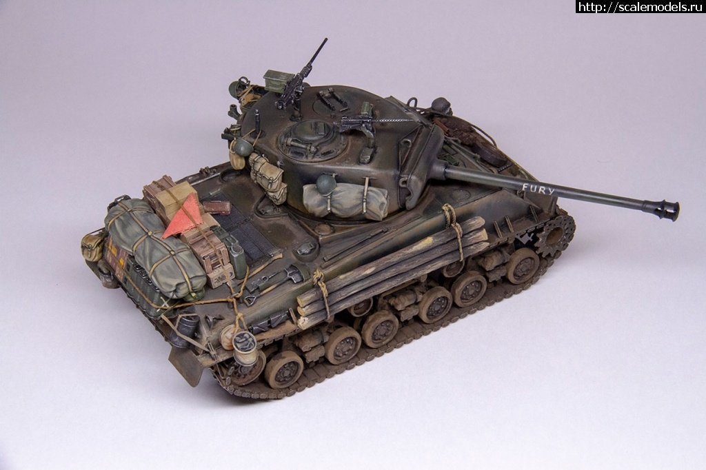 1612628165_5.jpg :  1/35  M4A3E8 Sherman Fury  