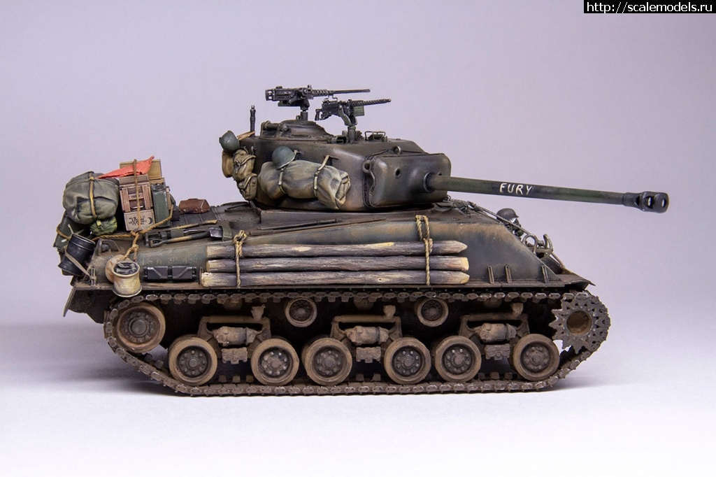 1612628166_6.jpg :  1/35  M4A3E8 Sherman Fury  