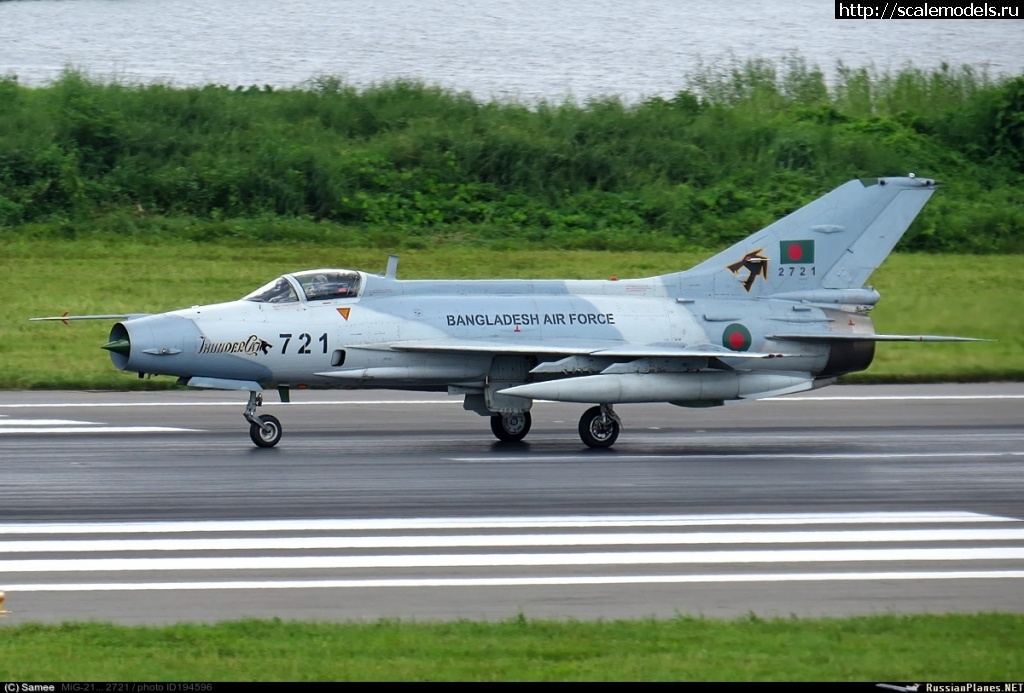 1617340497_zig5lPvK1mY.jpg : Chengdu J-7G (F-7BG) Trumpeter 1/48 ()  