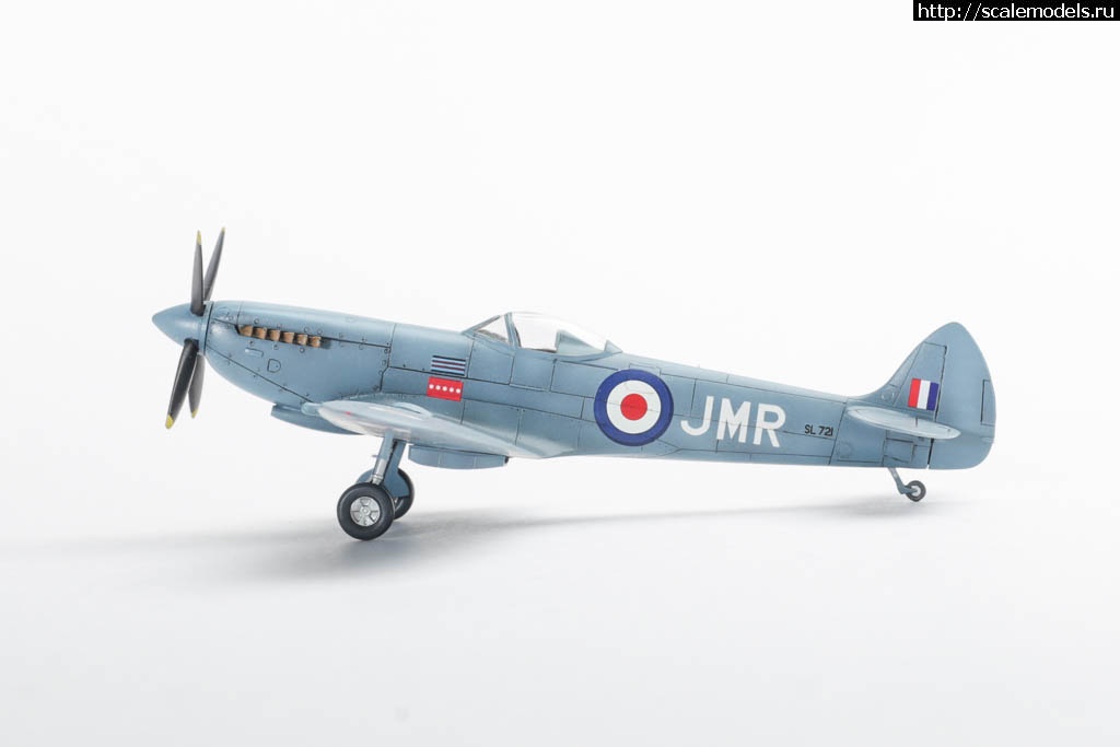 1623786739_235B9149.JPG : #1690781/ Spitfire Mk. XVI Bubbletop  1/72 AZ MODEL   