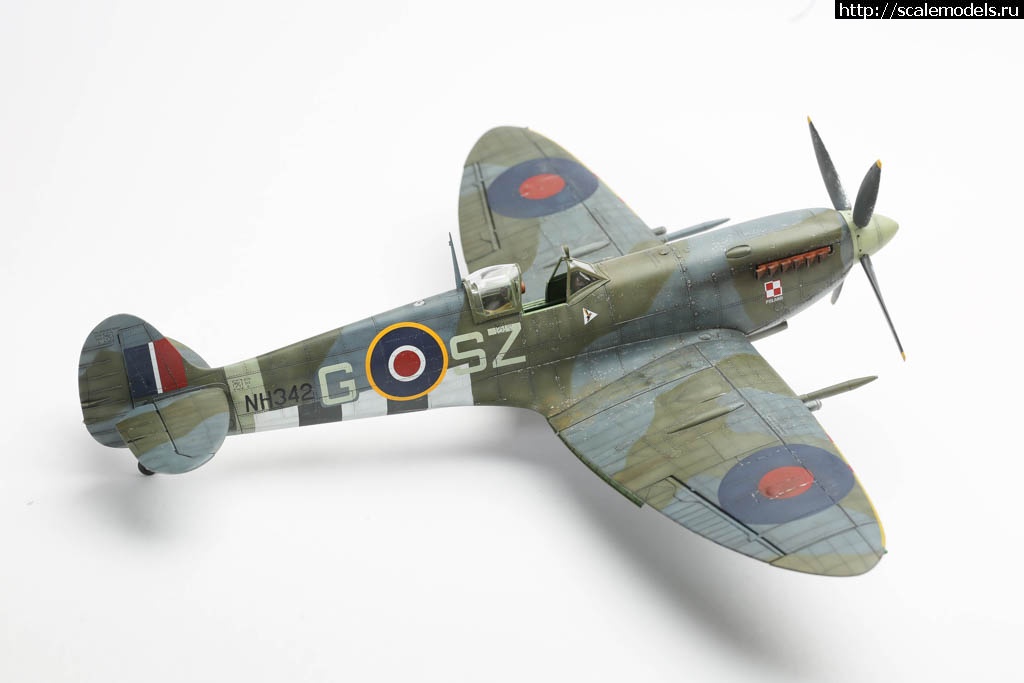 1630846981_235B8434.JPG : #1701713/ Spitfire Mk. IXc Revell 1/32   