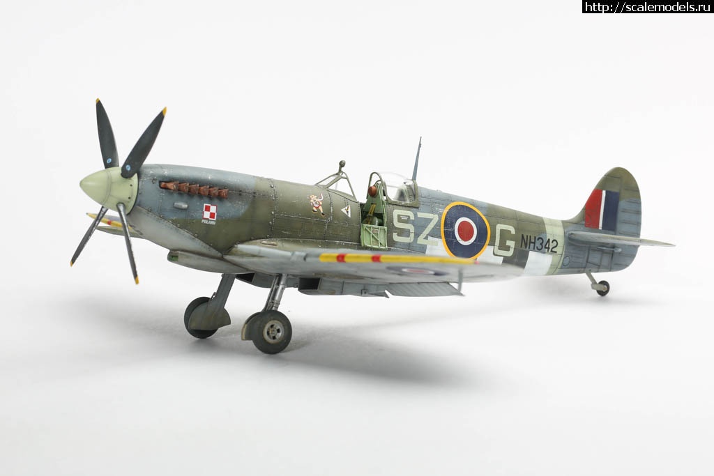 1630846984_235B8462.JPG : #1701713/ Spitfire Mk. IXc Revell 1/32   