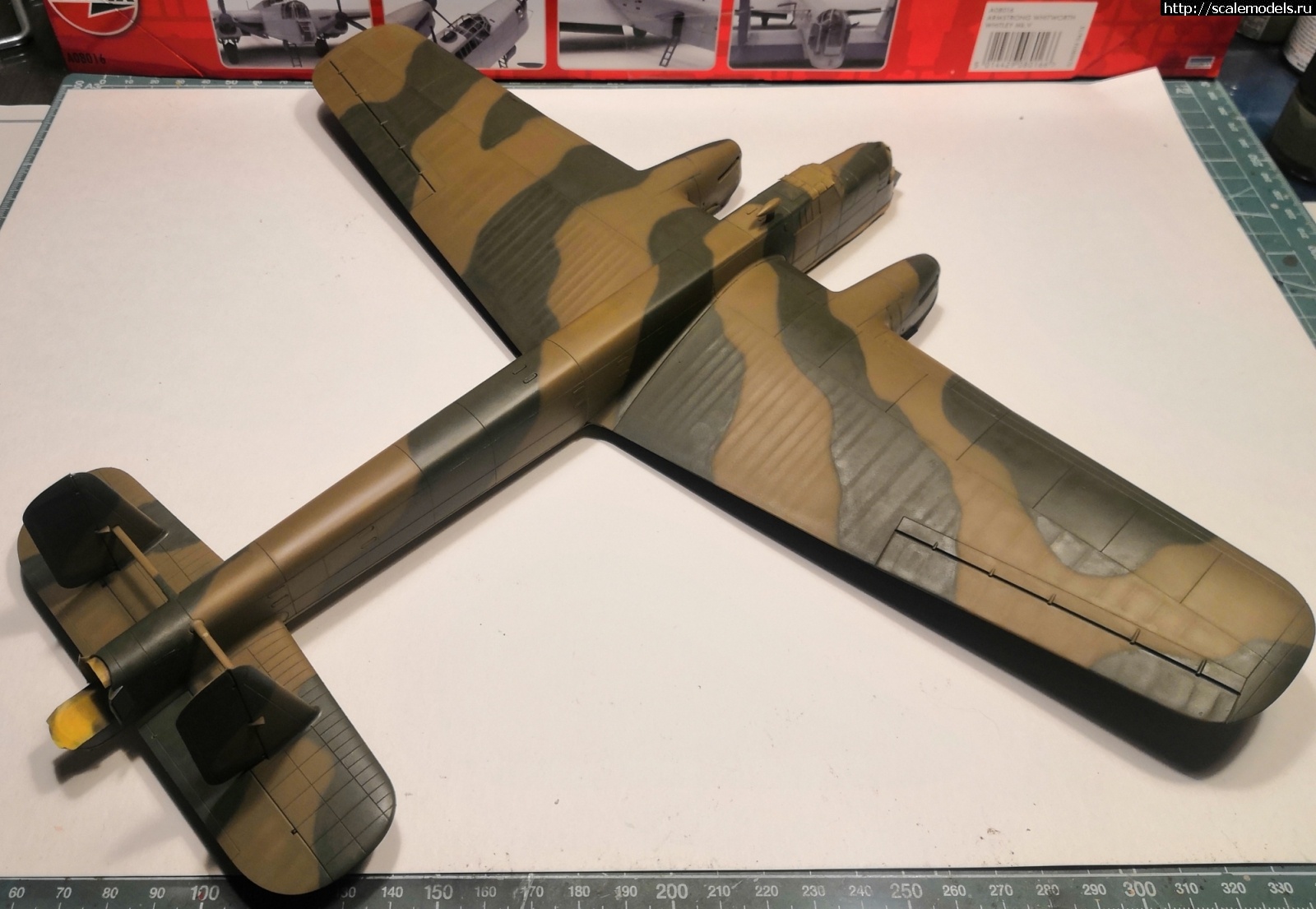 1631121758_IMG_20210908_221742.jpg : #1702230/ Armstrong Whitworth Whitley MkV Airfix 1/72 .  