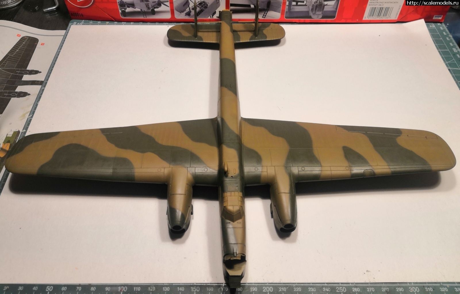 1631121766_IMG_20210908_221854.jpg : #1702230/ Armstrong Whitworth Whitley MkV Airfix 1/72 .  