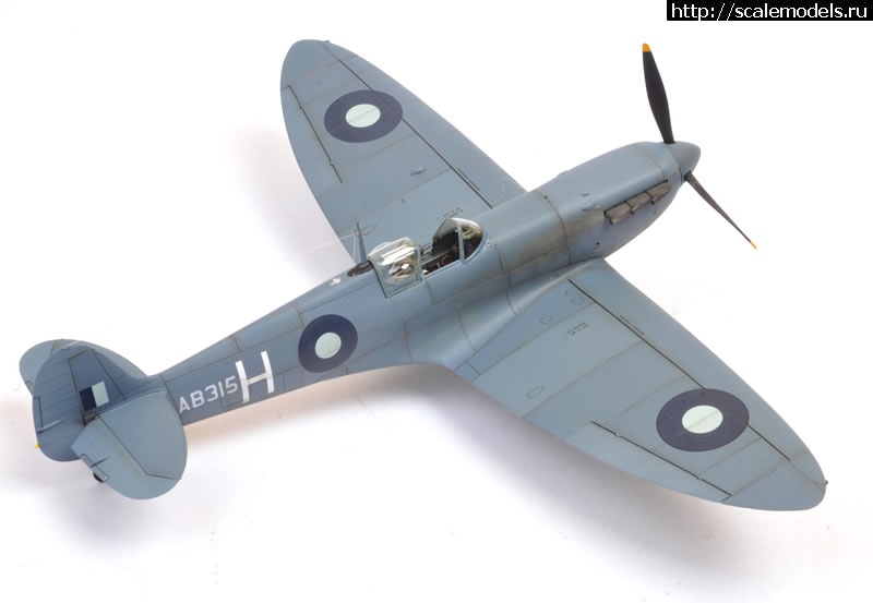 1636349298_spitfireprmkicnewtamiyabg48_4.jpg : Spitfire PR. Mk.lV 1/72 Airfix + Sword vacu canopy   