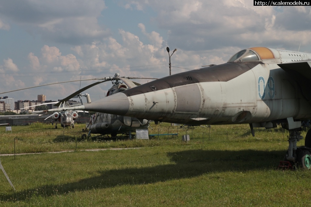 1637171230_Mig-25RB_Zhuliany_002.JPG : Walkaround -25      ..  (. , ).  