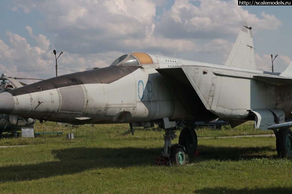 1637171234_Mig-25RB_Zhuliany_003.JPG : Walkaround -25      ..  (. , ).  