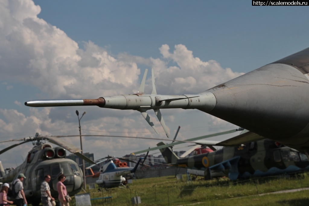 Walkaround Миг-25РБ Государственного музея авиации Украины имени О.К. Антонова (г. Киев, Украина). Закрыть окно