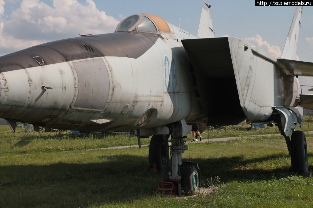 1637171255_Mig-25RB_Zhuliany_008.JPG : Walkaround -25      ..  (. , ).  