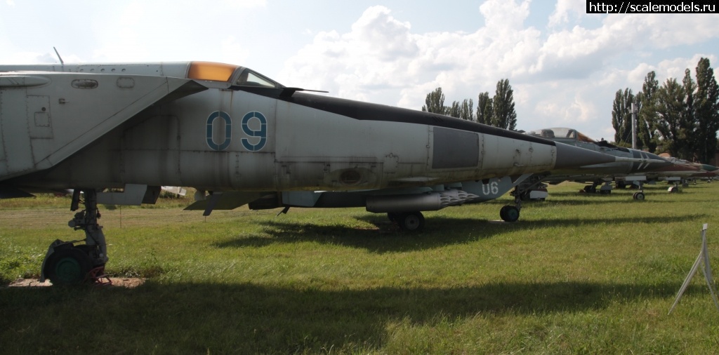 1637171300_Mig-25RB_Zhuliany_014.JPG : Walkaround -25      ..  (. , ).  