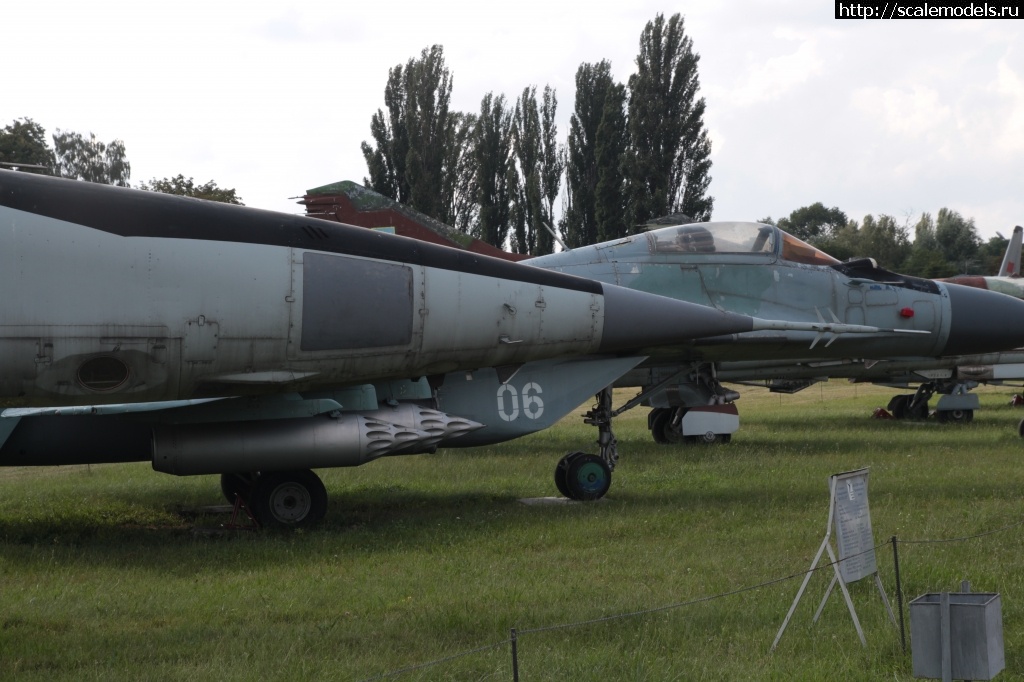 1637171343_Mig-25RB_Zhuliany_020.JPG : Walkaround -25      ..  (. , ).  