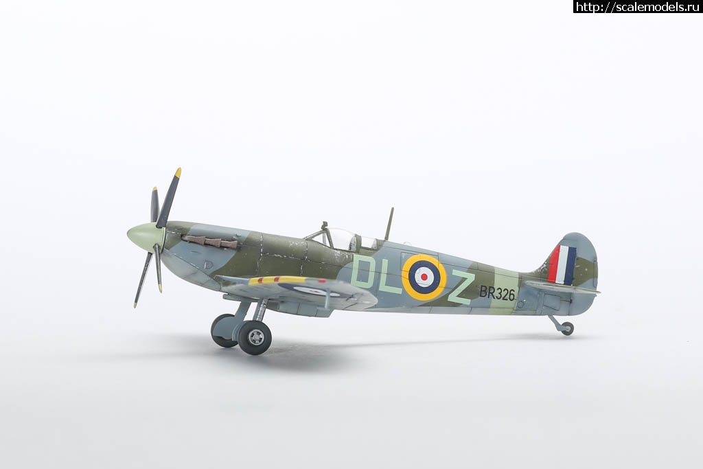 1638289769_235B5759.JPG : #1714050/ Spitfire Mk. VI Italeri  1/72    