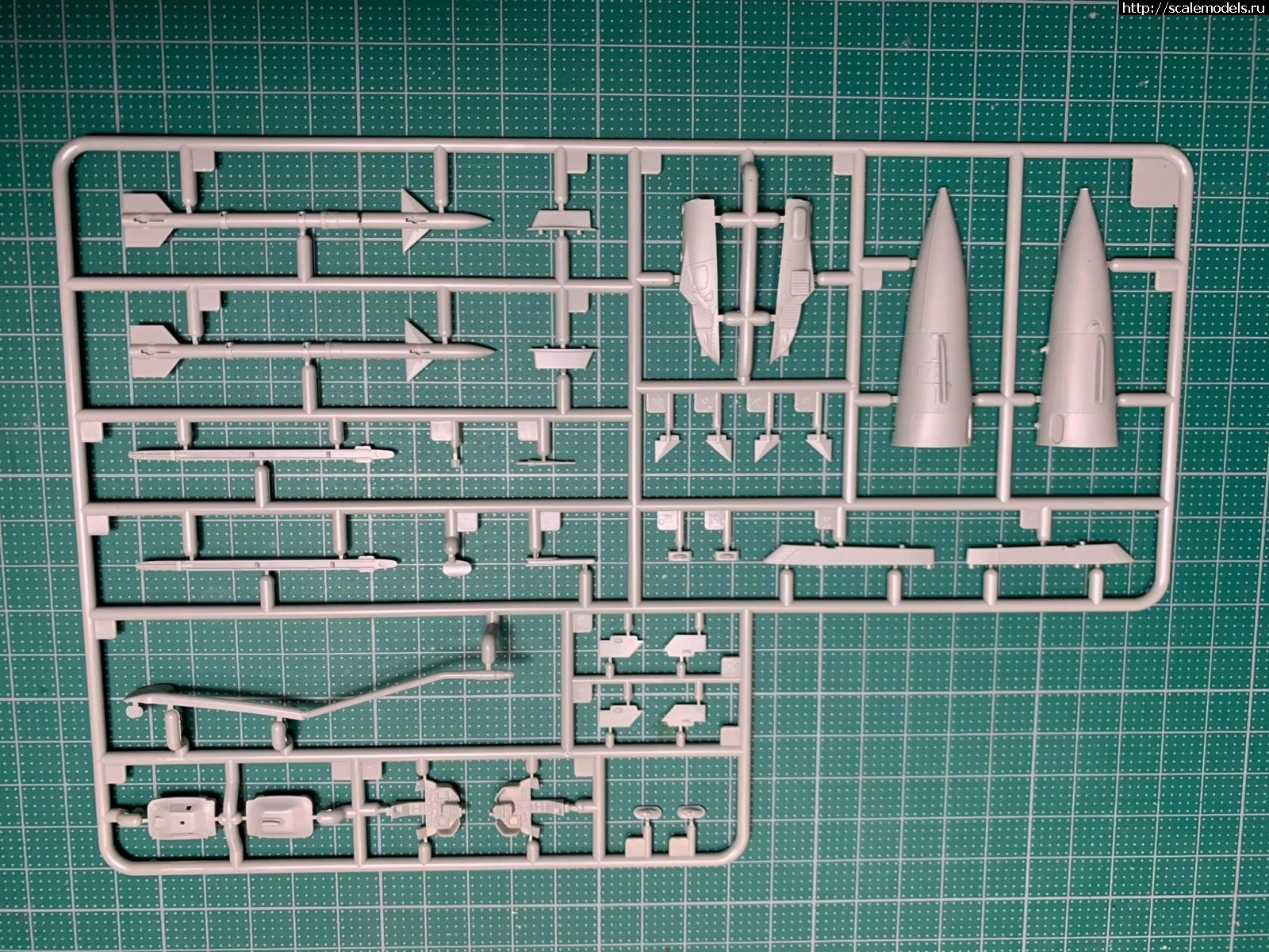 1639989636_267262899_2043749772458790_3288367497615141163_n.jpg :  Kinetic 1/48 IAI Kfir C10 & Atlas Cheetah D  