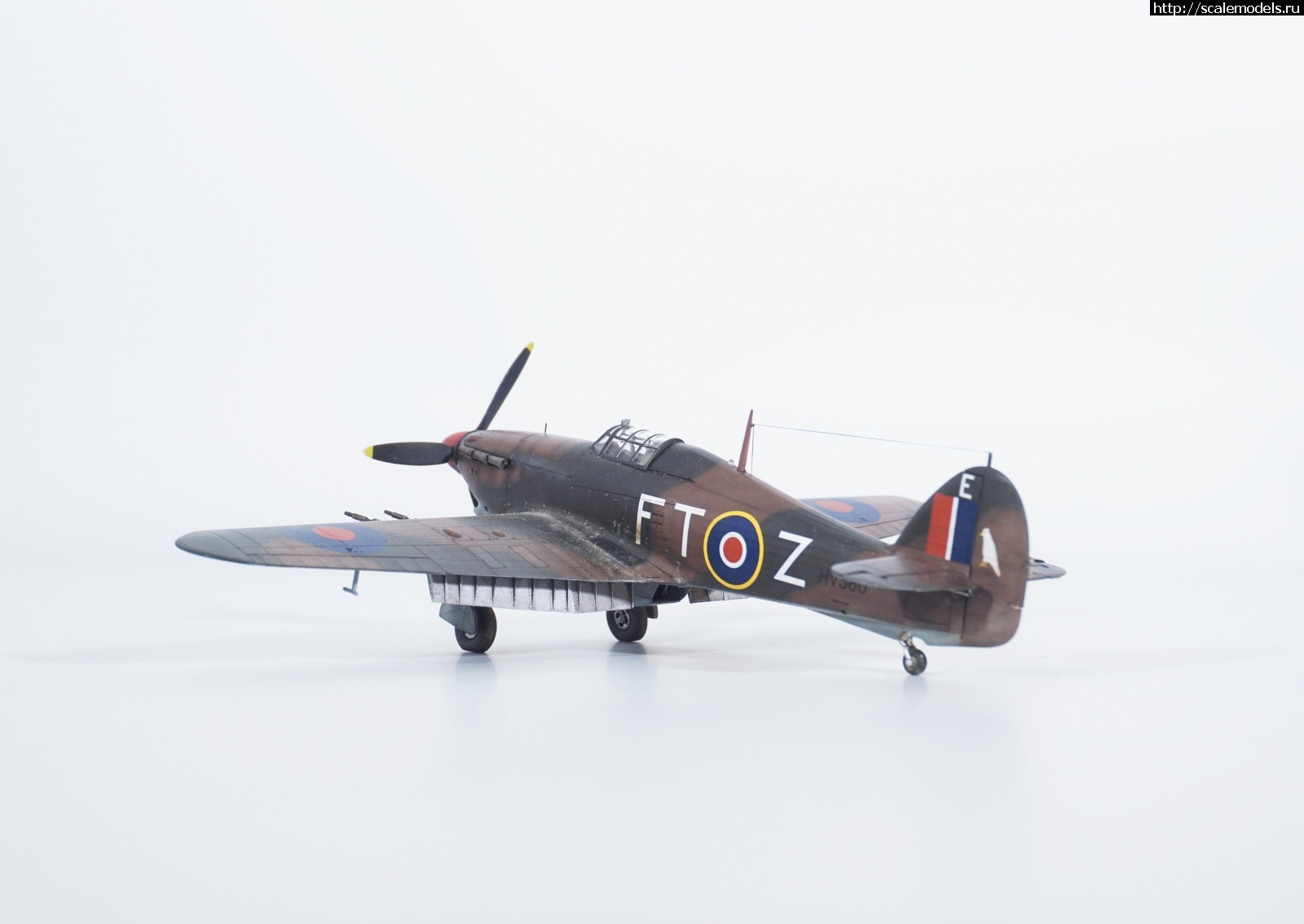 1640891799_5.JPG : #1719398/ 1/72 Hurricane Mk.IIc trop, Arma hobby. .  