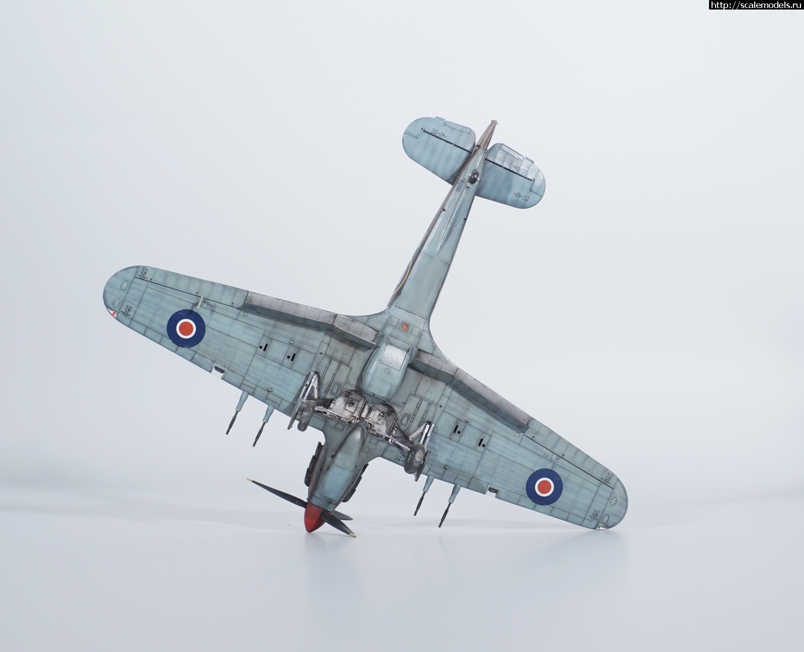 1640891808_6.JPG : #1719398/ 1/72 Hurricane Mk.IIc trop, Arma hobby. .  