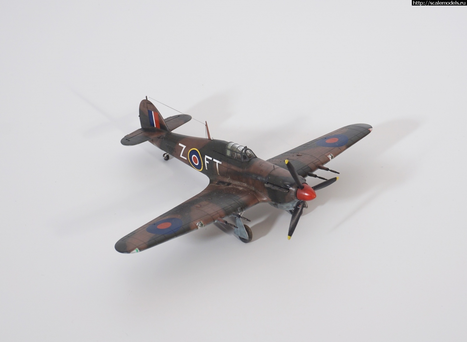 1640891843_11.JPG : #1719398/ 1/72 Hurricane Mk.IIc trop, Arma hobby. .  