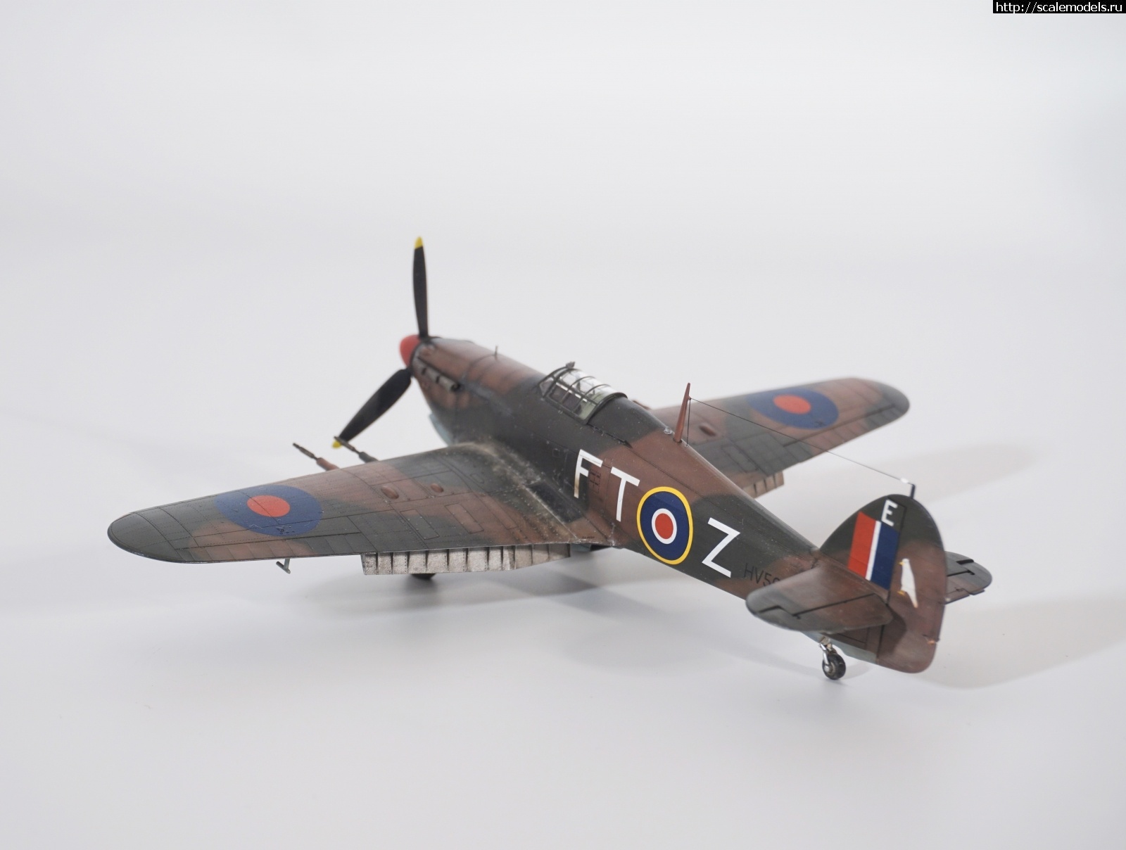 1640891887_15.JPG : #1719398/ 1/72 Hurricane Mk.IIc trop, Arma hobby. .  