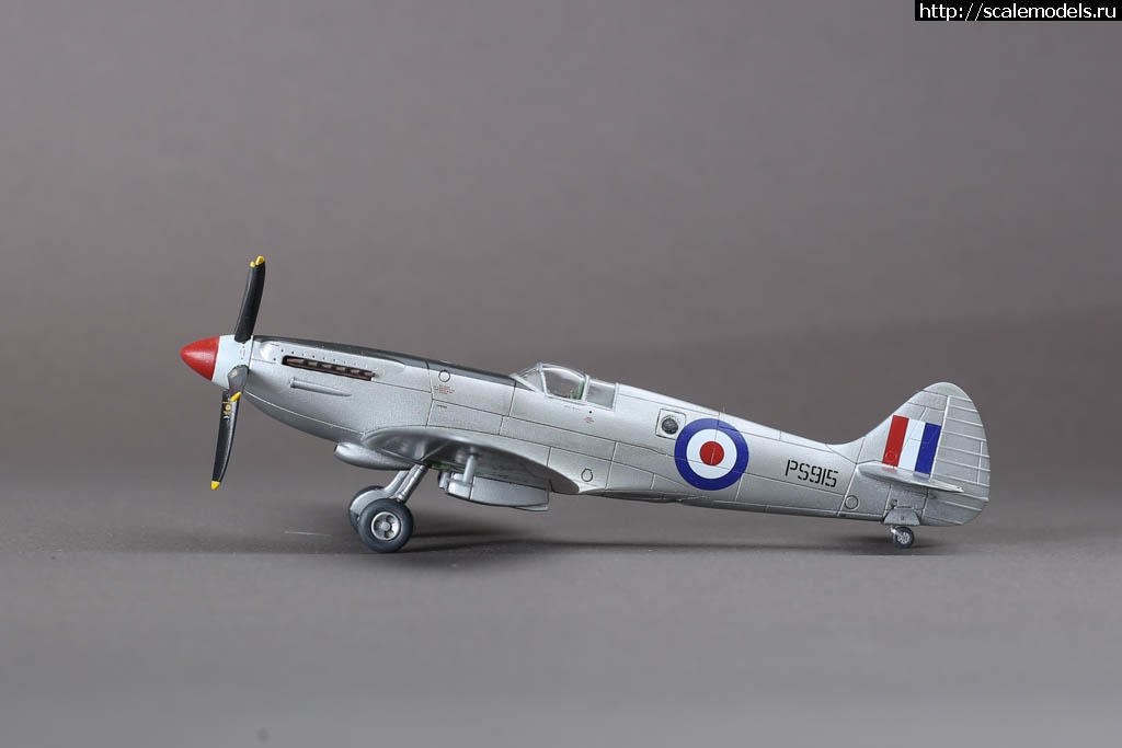 1641568851_235B9640.JPG : #1720688/ Spitfire PR XIX 1/72 Airfix   